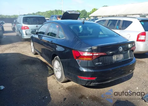 2019 Volkswagen Jetta 1.4T R-Line/1.4T S/1.4T Se z USA, uszkodzony, nr VIN 3VWC57BU4KM239345
